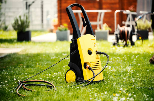 Best Graffiti Removal  in Acushnet Center, MA